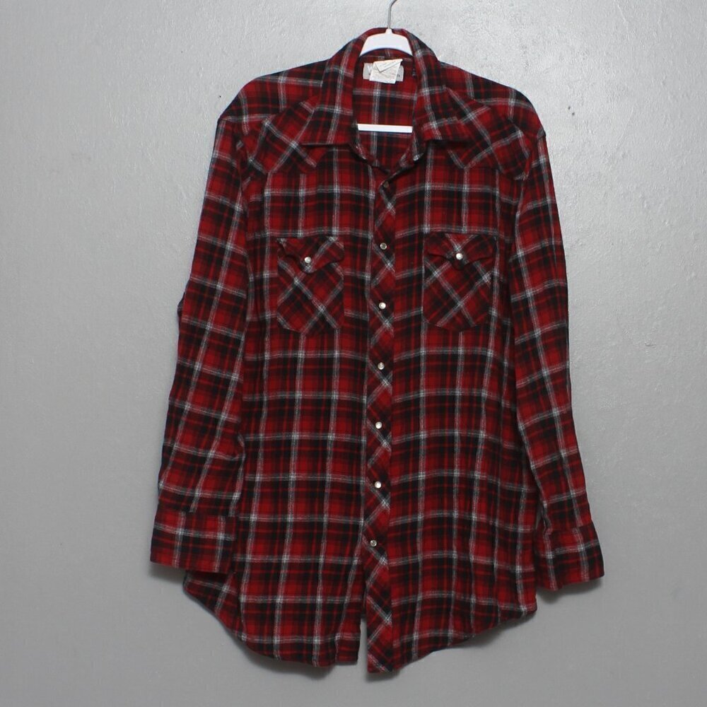 Wrangler cotton red black plaid flannel Pearl snap long sleeve button up